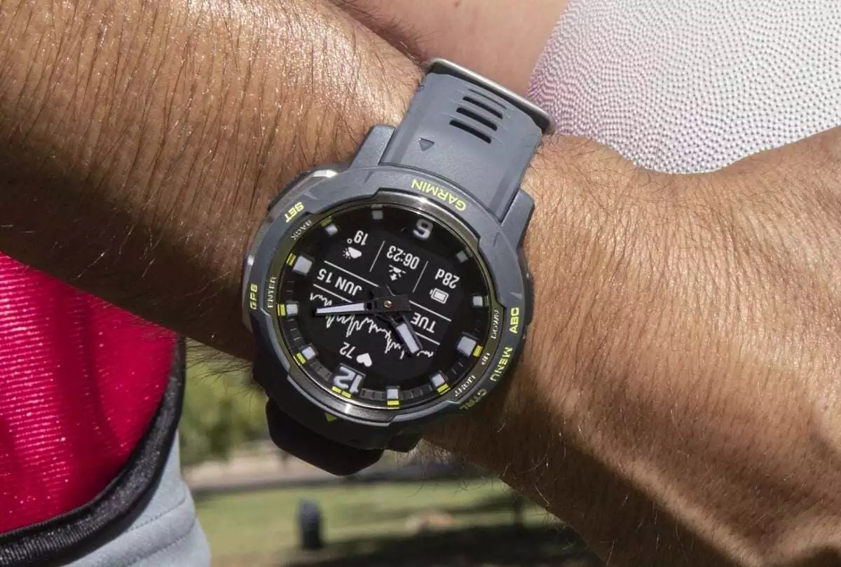 The Garmin Instinct Crossover // Source: Garmin