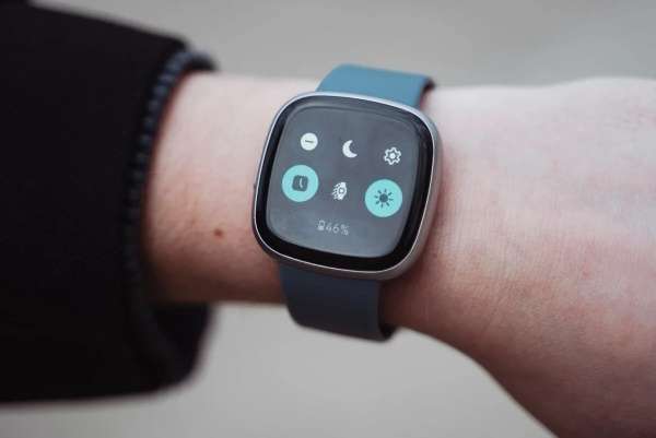 Fitbit Versa 4