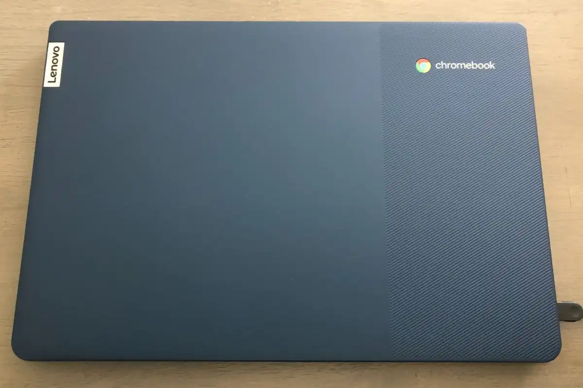 Lenovo IdeaPad Slim 3 Chromebook