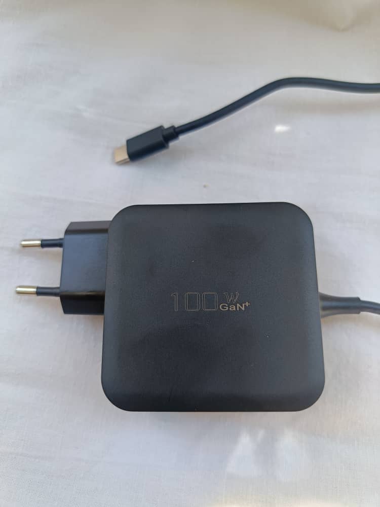 TobenONE GAN III Charger 100W
