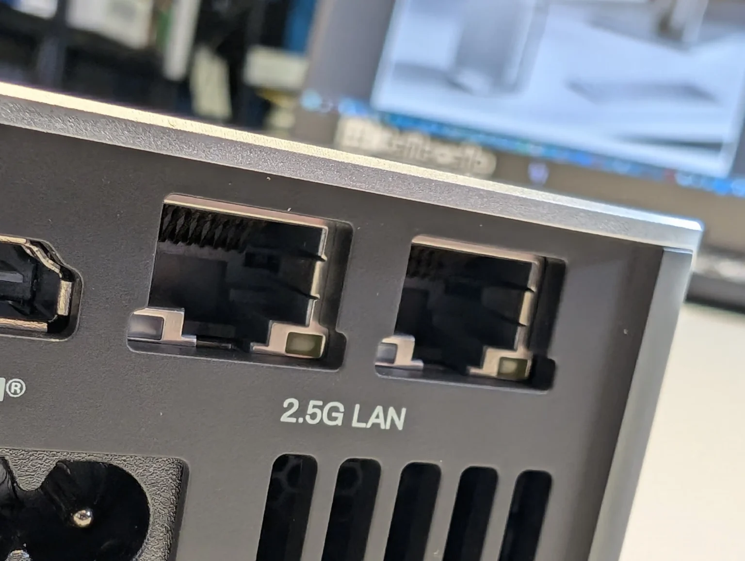 Minisforum AI X1 Pro